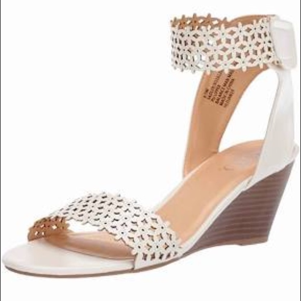 Women’s Ankle Strap Wedge Shoes Size 7.5